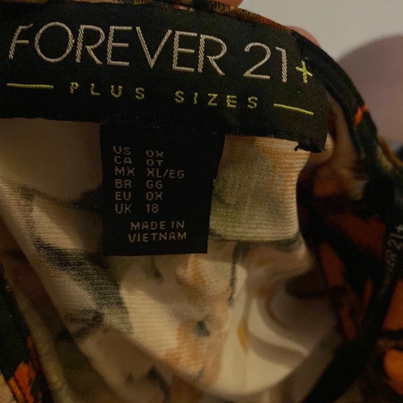 Floral short romper - Picture 7 of 8